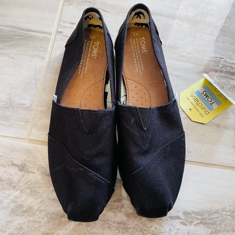 Size 9 Black Toms - New with Tags